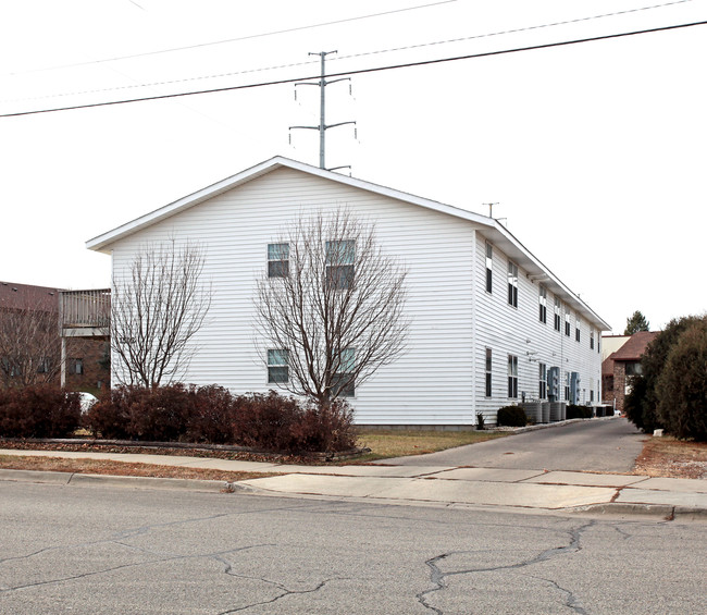 1512 9th Ave SW in Faribault, MN - Building Photo - Building Photo