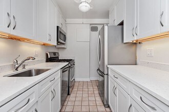 415 E 52nd St-Unit -4-CC in New York, NY - Building Photo - Building Photo