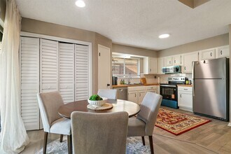 12400 Overbrook Ln in Houston, TX - Building Photo - Building Photo