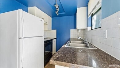 8 E Champion St in Edinburg, TX - Building Photo - Building Photo