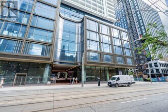 88 Queen St E in Toronto, ON - Building Photo - Building Photo