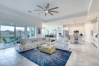 394 Aquamarine Wy in Daytona Beach, FL - Building Photo - Building Photo