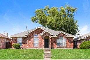 2805 St Croix Ave in Lancaster, TX - Building Photo