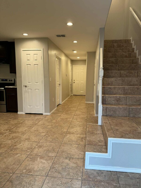 205 Los Flores Ave in Santa Rosa, TX - Building Photo - Building Photo