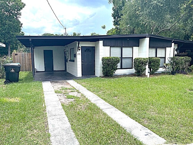 property at 218 N Lakeland Ave