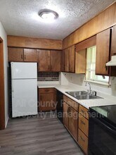 8686 N Anna Way in Douglasville, GA - Foto de edificio - Building Photo