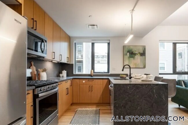 83 Gardner St, Unit 100 in Boston, MA - Building Photo - Building Photo