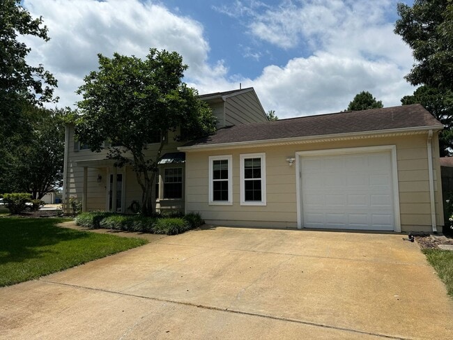 1413 Amberley Forest Rd in Virginia Beach, VA - Building Photo - Building Photo