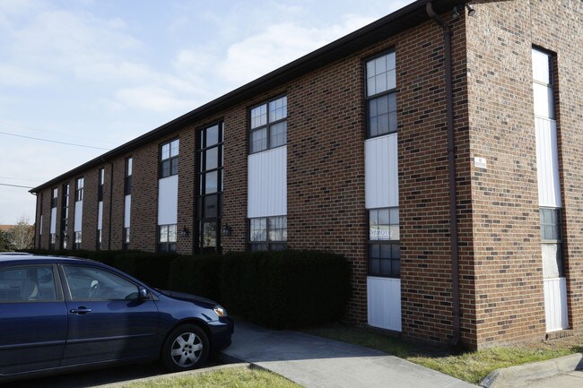 SHAWNEE TERRACE in Winchester, VA - Building Photo - Building Photo