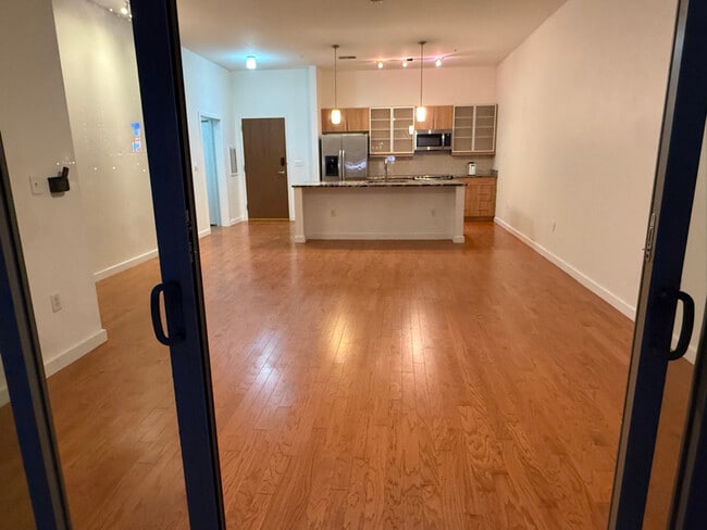 333 Nelson St SW, Unit 320 in Atlanta, GA - Foto de edificio - Building Photo