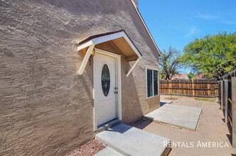 2944 Avenida Destino in Tucson, AZ - Foto de edificio - Building Photo