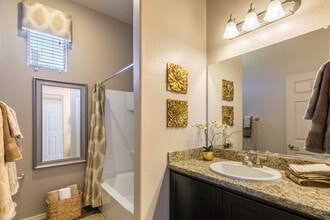 Palm Valley Villas in Goodyear, AZ - Foto de edificio - Building Photo