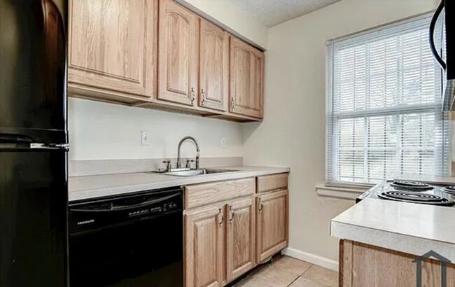 2143 Suitland Terrace SE in Washington, DC - Building Photo - Building Photo