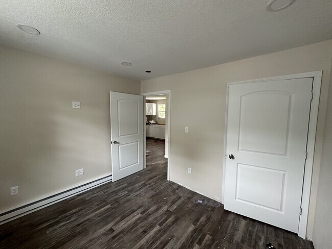 512 Collins Ave in Van Wert, OH - Building Photo - Building Photo