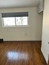 1216 N Fairview Ave, Unit 1216 N Fairview in Lansing, MI - Foto de edificio - Building Photo