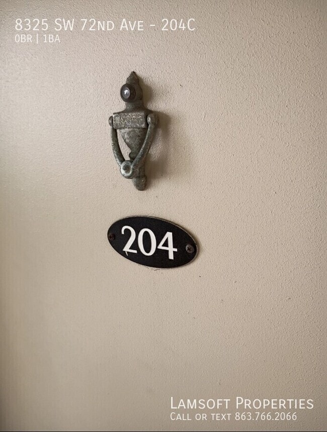 8325 SW 72nd Ave in Miami, FL - Building Photo - Building Photo