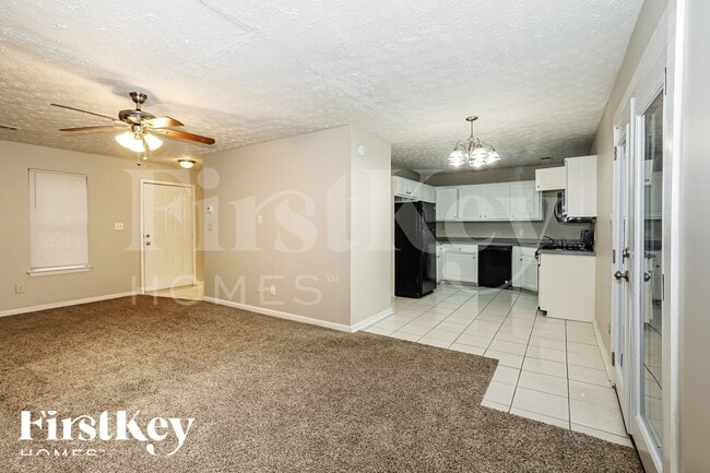 3827 Monarch Ct in Ellenwood, GA - Building Photo - Building Photo