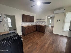 577 6th Ave in Watervliet, NY - Building Photo - Building Photo