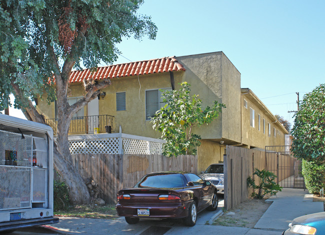 8555 Guthrie Ave in Los Angeles, CA - Building Photo - Building Photo