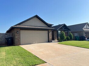 8722 SW 40th Ter in Oklahoma City, OK - Building Photo - Building Photo