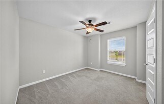 440 Willow Dr in Centerton, AR - Building Photo
