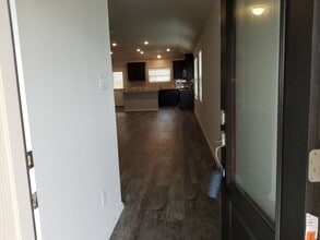 10403 Midsummer Meadow in Converse, TX - Building Photo - Building Photo