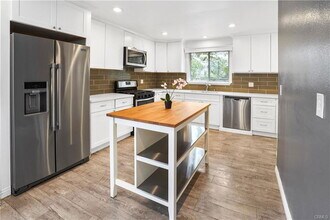 23251 Hamlin St in Los Angeles, CA - Building Photo - Building Photo