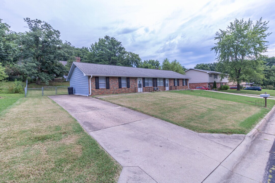 1715 Stanford Dr in Columbia, MO - Building Photo