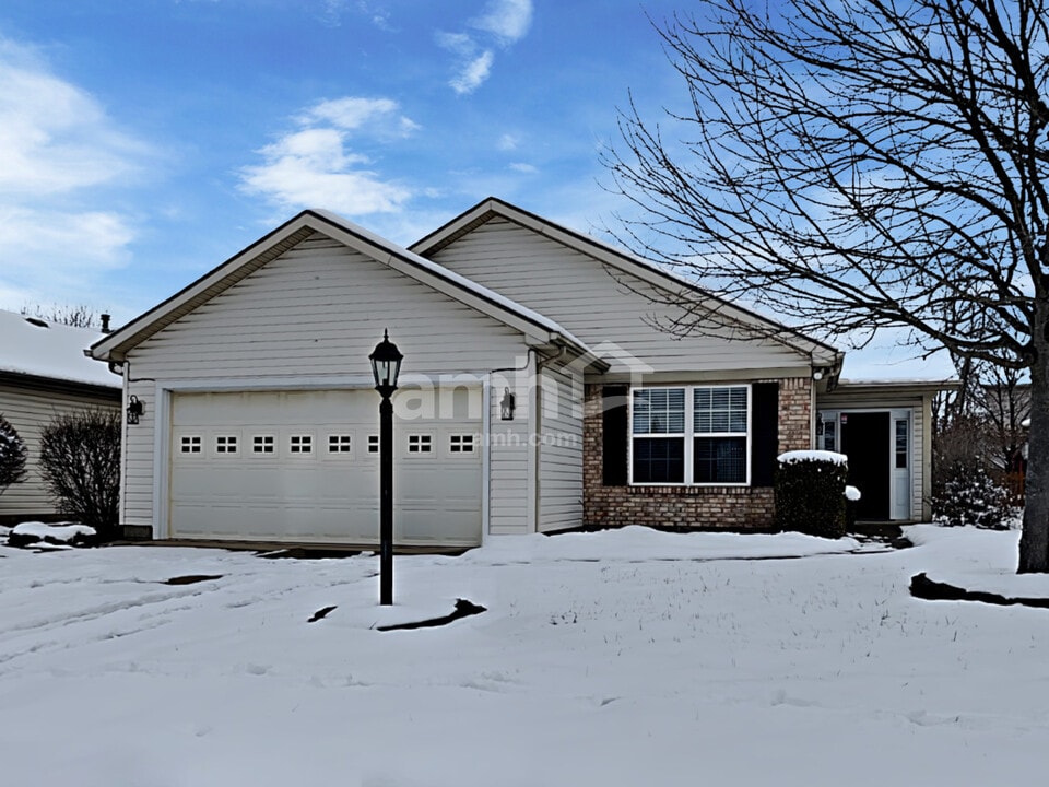 3725 Waterbridge Ln in Miamisburg, OH - Building Photo