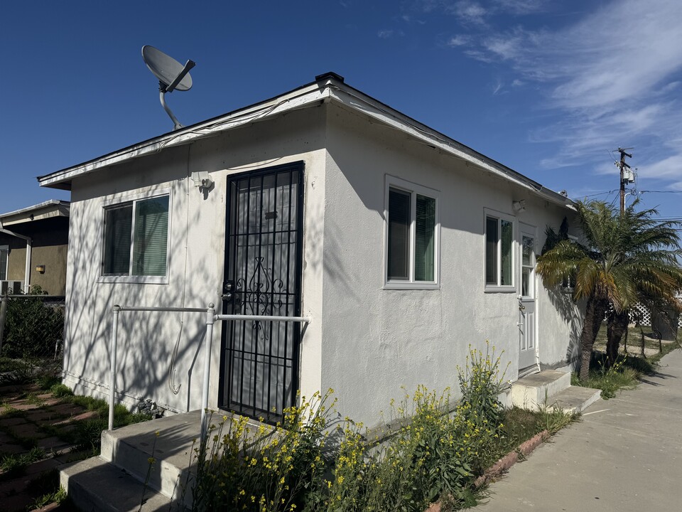 18634 Corby Ave in Artesia, CA - Building Photo