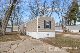 4 Amos Valley Dr in Springfield, IL - Building Photo