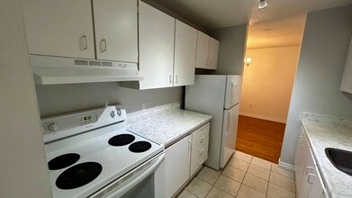 5524 Heatherwood Crt in Halifax, NS - Building Photo - Building Photo