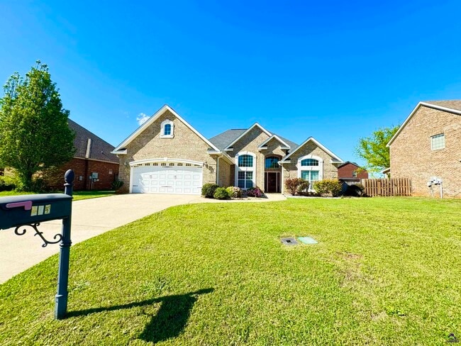 205 Cheshire Dr in Warner Robins, GA - Building Photo - Building Photo
