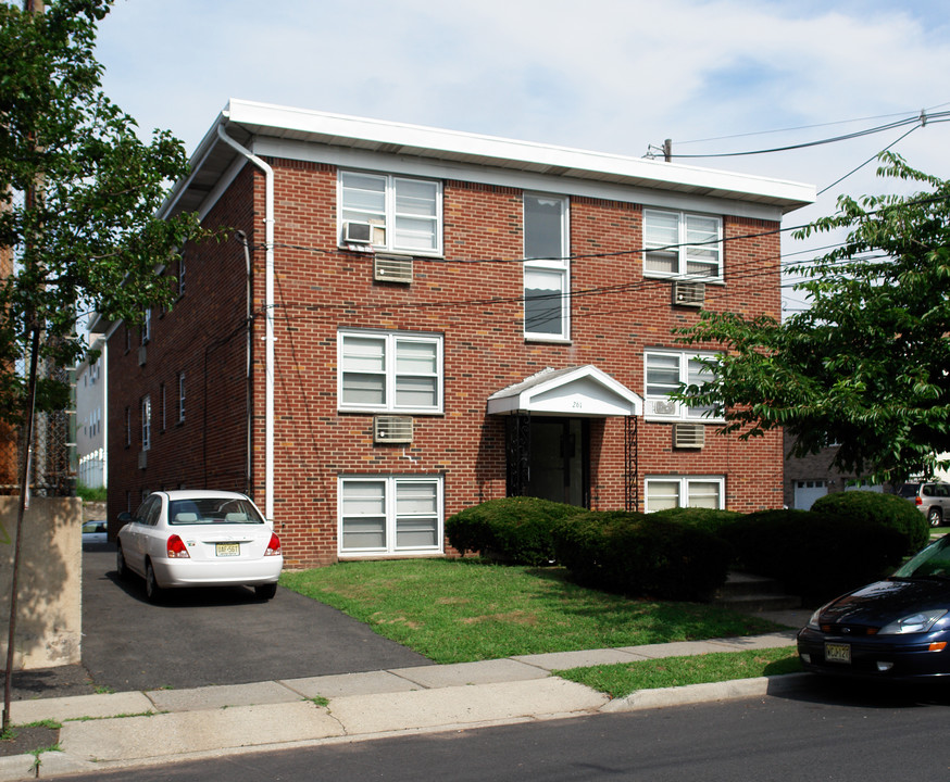 261 Belmont Ave in Belleville, NJ - Foto de edificio