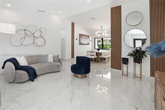 14211 SW 31st St in Miami, FL - Building Photo - Building Photo