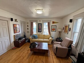 1818 N Pulaski St in Milwaukee, WI - Building Photo - Building Photo