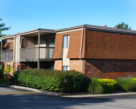 East Pointe Apartments in Cincinnati, OH - Building Photo - Building Photo