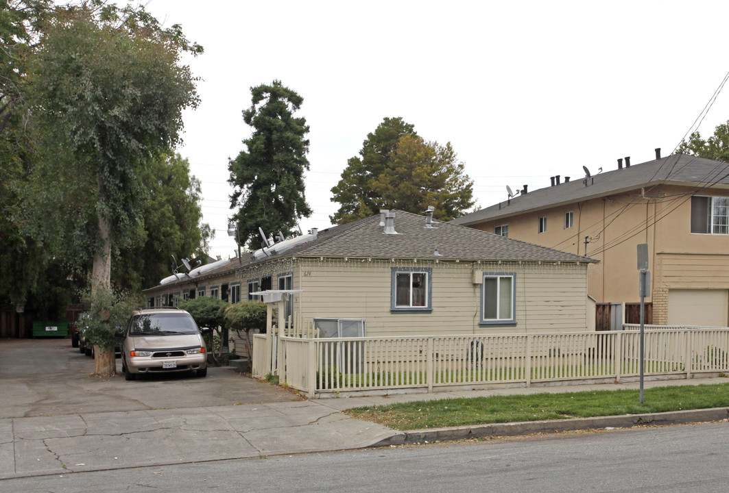 674 S 9th St in San Jose, CA - Foto de edificio