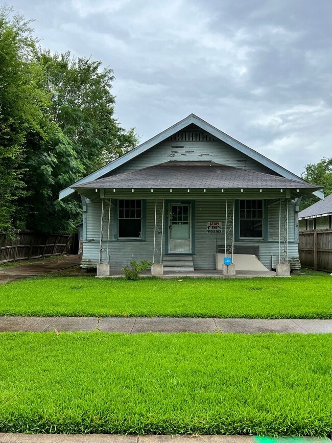 property at 1129 Euclid St