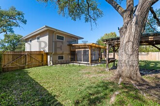 1006 Paige St in Wichita, KS - Building Photo - Building Photo