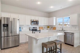 990 Macy Ln in Elkins, AR - Building Photo - Building Photo