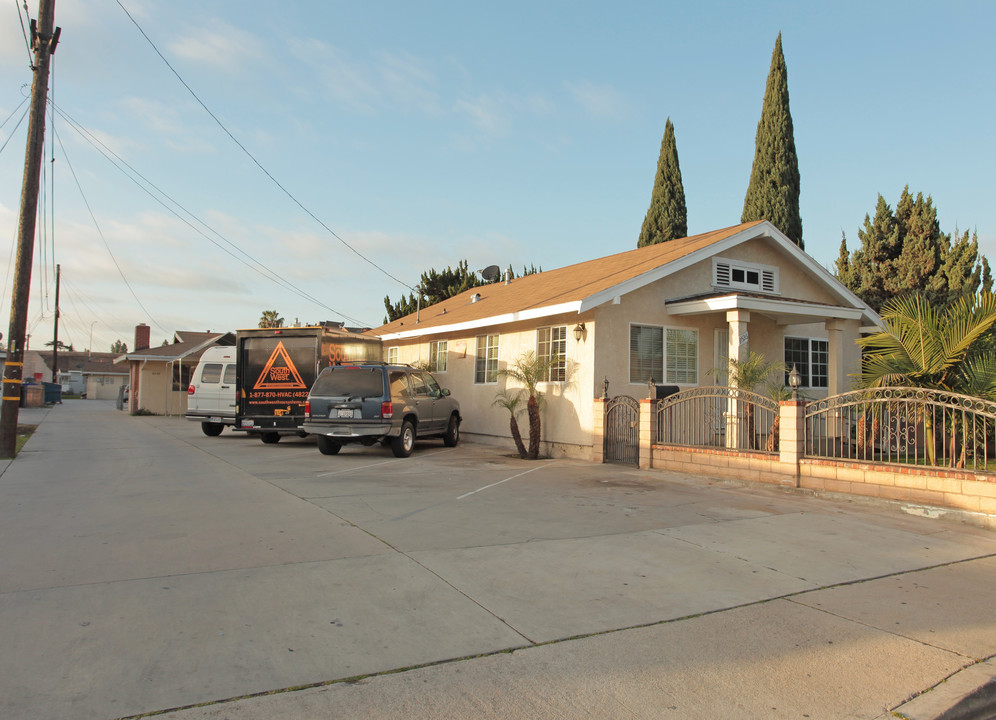 9526 Park St in Bellflower, CA - Foto de edificio