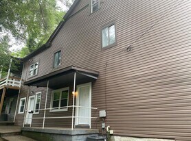 29 Lawn St in Pittsburgh, PA - Building Photo