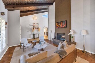 9032 N 83rd St in Scottsdale, AZ - Foto de edificio - Building Photo