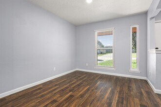 7314 Robin St in Texas City, TX - Building Photo - Building Photo