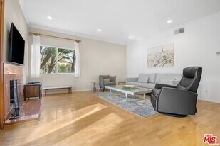 916 15th St in Santa Monica, CA - Building Photo