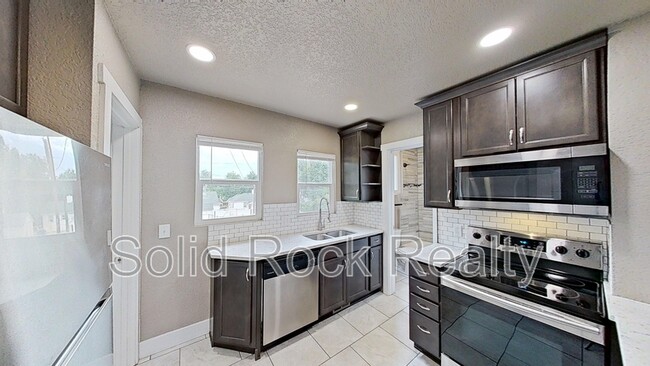 745 N Walnut St in Colorado Springs, CO - Building Photo - Building Photo