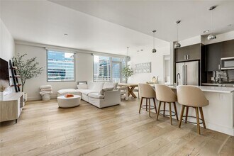 222 West Ave in Austin, TX - Building Photo - Building Photo