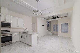 10 W Kiwi Ave in Pharr, TX - Foto de edificio - Building Photo