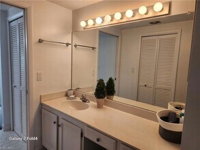 805 River Point Dr in Naples, FL - Foto de edificio - Building Photo